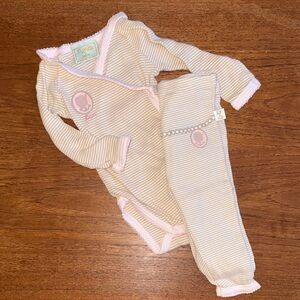 🇨🇦 Adorable Pink and Cream Striped Baby Bodysuit Set